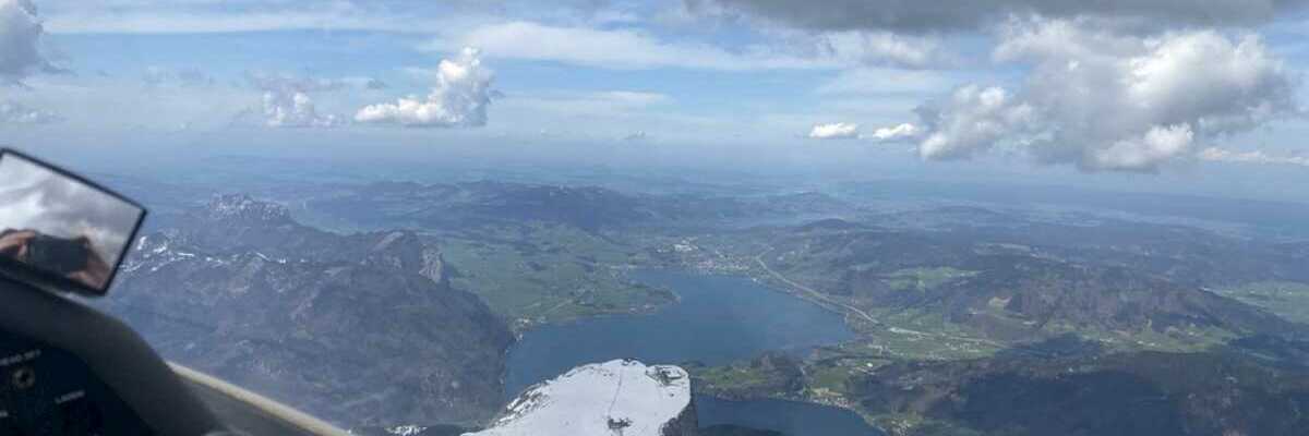 Flugwegposition um 11:38:52: Aufgenommen in der Nähe von Gemeinde St. Wolfgang im Salzkammergut, Österreich in 2110 Meter