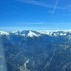 Flugwegposition um 10:24:58: Aufgenommen in der Nähe von Gemeinde Scharnitz, 6108, Österreich in 2395 Meter
