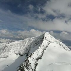 Flugwegposition um 15:12:39: Aufgenommen in der Nähe von Gemeinde Neukirchen am Großvenediger, Österreich in 3451 Meter