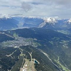 Flugwegposition um 09:33:25: Aufgenommen in der Nähe von Gemeinde Seefeld in Tirol, Seefeld in Tirol, Österreich in 2733 Meter