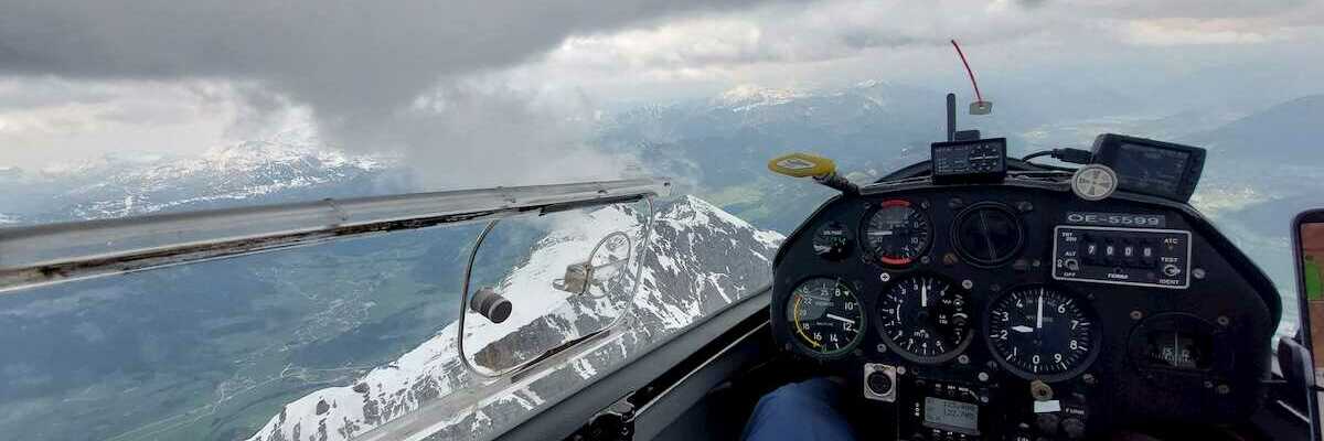 Flugwegposition um 16:12:28: Aufgenommen in der Nähe von Mitterberg-Sankt Martin, Österreich in 2455 Meter