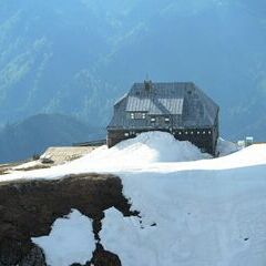 Flugwegposition um 14:41:36: Aufgenommen in der Nähe von Gemeinde Grundlsee, 8993, Österreich in 3053 Meter