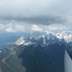 Flugwegposition um 13:21:21: Aufgenommen in der Nähe von Gemeinde Obsteig, Österreich in 3014 Meter