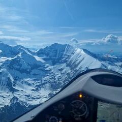 Flugwegposition um 14:37:49: Aufgenommen in der Nähe von Gemeinde Fusch an der Großglocknerstraße, 5672 Fusch an der Großglocknerstraße, Österreich in 3095 Meter