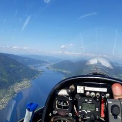 Flugwegposition um 15:16:57: Aufgenommen in der Nähe von Villach, Österreich in 1468 Meter