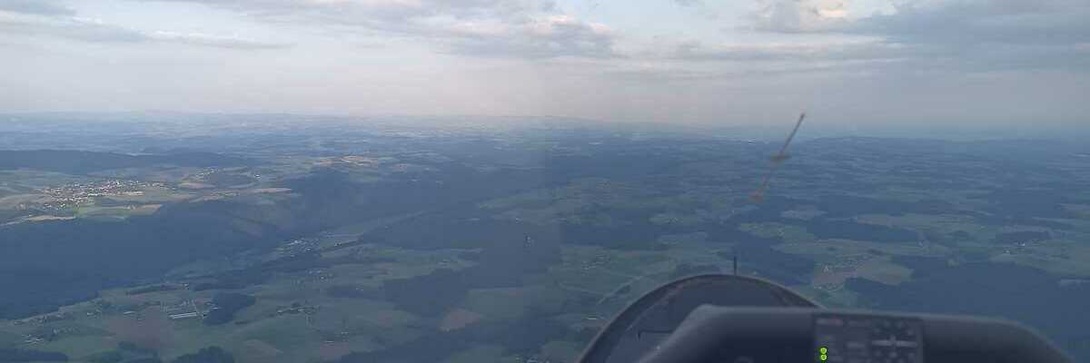 Flugwegposition um 17:32:43: Aufgenommen in der Nähe von Gemeinde St. Aegidi, Österreich in 1199 Meter
