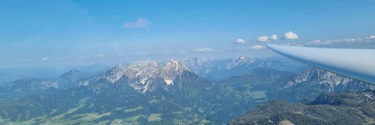 Flugwegposition um 14:57:45: Aufgenommen in der Nähe von Gemeinde Vorderstoder, Österreich in 2228 Meter