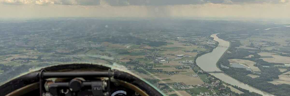 Flugwegposition um 12:16:37: Aufgenommen in der Nähe von Gemeinde Brunnenthal, Österreich in 1154 Meter