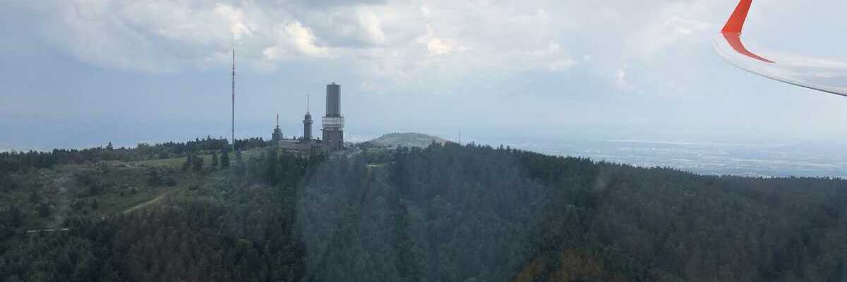 Flugwegposition um 14:31:08: Aufgenommen in der Nähe von Hochtaunuskreis, Deutschland in 887 Meter