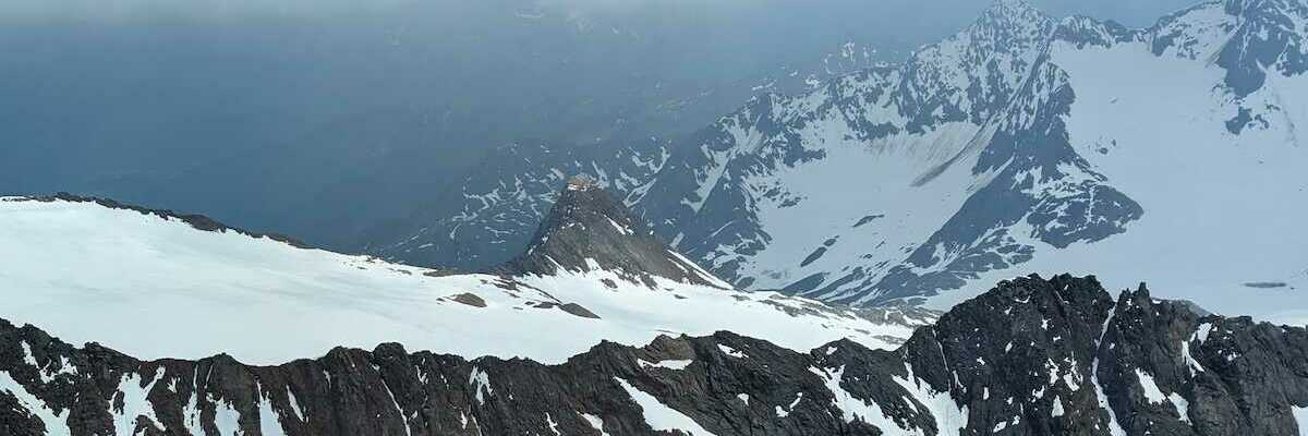 Flugwegposition um 13:59:58: Aufgenommen in der Nähe von Gemeinde Neustift im Stubaital, 6167 Neustift im Stubaital, Österreich in 3218 Meter