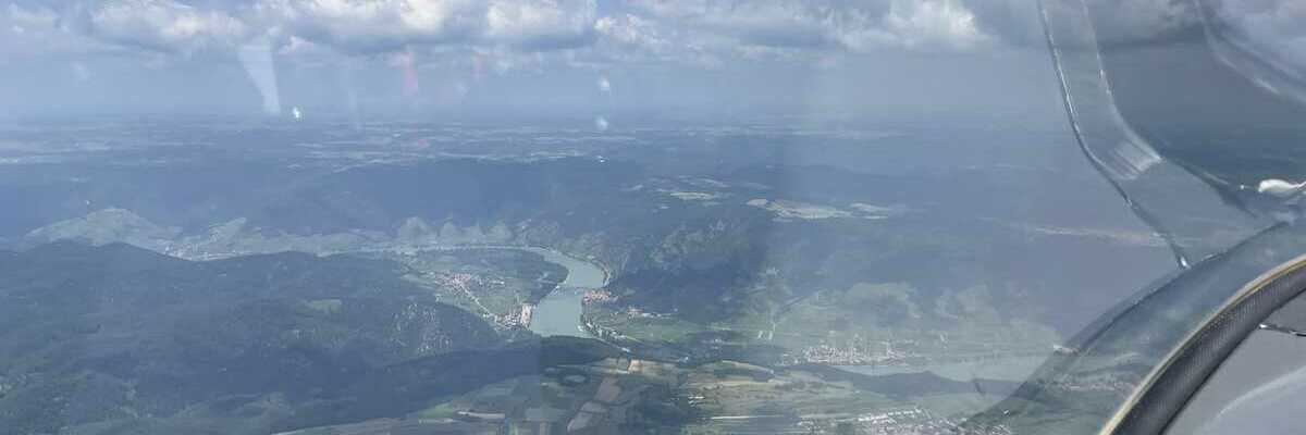 Flugwegposition um 11:28:04: Aufgenommen in der Nähe von Gemeinde Paudorf, Österreich in 1448 Meter