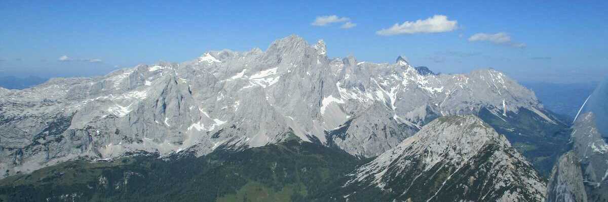 Flugwegposition um 14:42:05: Aufgenommen in der Nähe von Gemeinde Filzmoos, 5532, Österreich in 2329 Meter