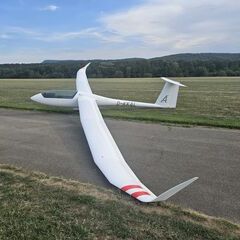 Flugwegposition um 16:38:43: Aufgenommen in der Nähe von Esslingen, Deutschland in 301 Meter