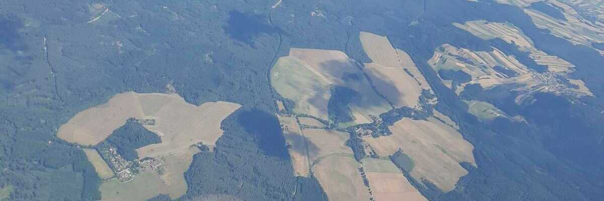 Flugwegposition um 13:12:08: Aufgenommen in der Nähe von Okres České Budějovice, Tschechien in 2424 Meter