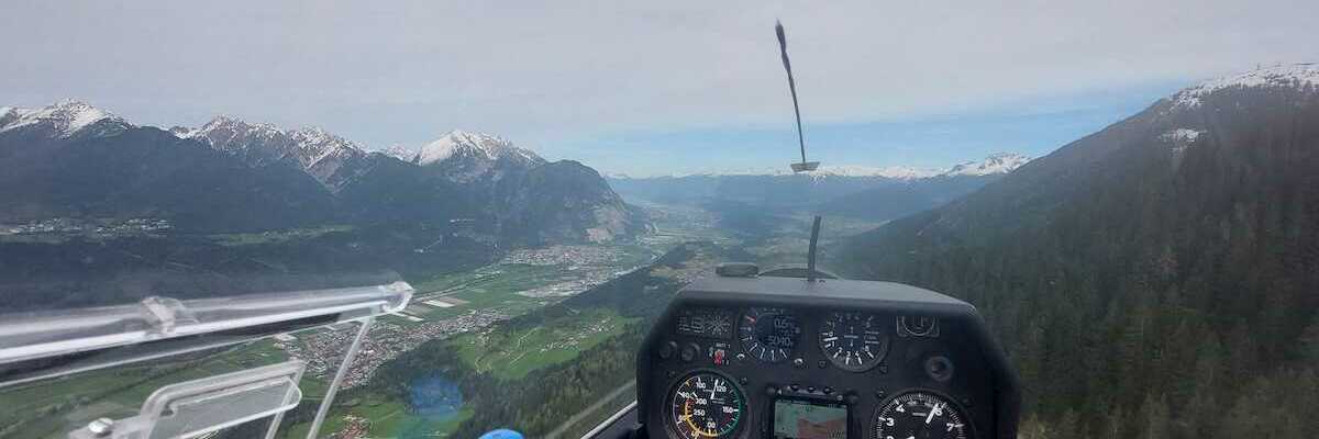 Flugwegposition um 15:17:27: Aufgenommen in der Nähe von Hatting, Österreich in 1417 Meter
