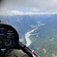 Verortung via Georeferenzierung der Kamera: Aufgenommen in der Nähe von Weißenbach am Lech, Österreich in 2300 Meter