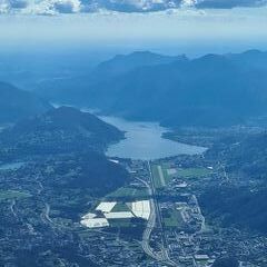 Flugwegposition um 13:36:06: Aufgenommen in der Nähe von Lugano, Schweiz in 2018 Meter