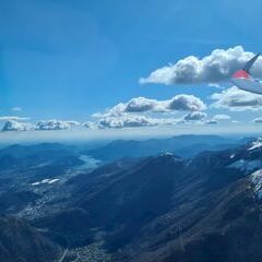 Flugwegposition um 13:33:58: Aufgenommen in der Nähe von Lugano, Schweiz in 2086 Meter