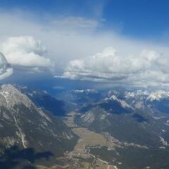 Flugwegposition um 14:22:30: Aufgenommen in der Nähe von Telfs, Österreich in 2687 Meter