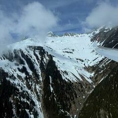 Verortung via Georeferenzierung der Kamera: Aufgenommen in der Nähe von Surselva, Schweiz in 2000 Meter
