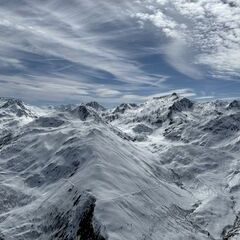 Verortung via Georeferenzierung der Kamera: Aufgenommen in der Nähe von Surselva, Schweiz in 2500 Meter