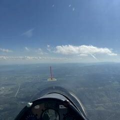 Flugwegposition um 13:50:03: Aufgenommen in der Nähe von Langenlois, Österreich in 1157 Meter