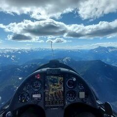 Flugwegposition um 13:51:25: Aufgenommen in der Nähe von Hüttau, Österreich in 2373 Meter
