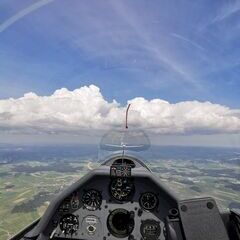 Flugwegposition um 12:15:00: Aufgenommen in der Nähe von Waldburg, Österreich in 1777 Meter