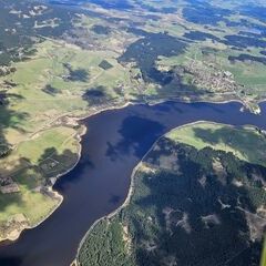 Flugwegposition um 11:27:35: Aufgenommen in der Nähe von Okres Český Krumlov, Tschechien in 2496 Meter