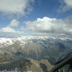 Flugwegposition um 12:42:52: Aufgenommen in der Nähe von Tux, Österreich in 3249 Meter
