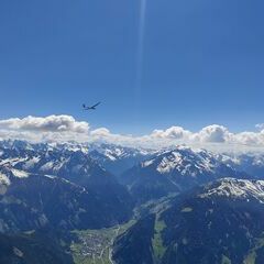 Flugwegposition um 12:36:03: Aufgenommen in der Nähe von Hainzenberg, Österreich in 2903 Meter