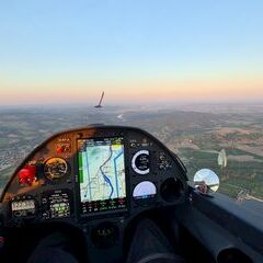 Flugwegposition um 18:01:42: Aufgenommen in der Nähe von Goldwörth, Österreich in 910 Meter