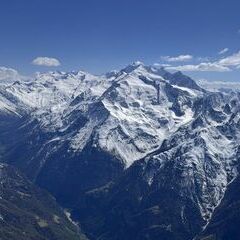 Verortung via Georeferenzierung der Kamera: Aufgenommen in der Nähe von Visp, Schweiz in 3500 Meter
