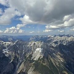 Flugwegposition um 13:32:09: Aufgenommen in der Nähe von Innsbruck, Österreich in 2889 Meter