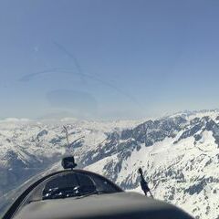 Flugwegposition um 11:21:20: Aufgenommen in der Nähe von Surselva, Schweiz in 2955 Meter
