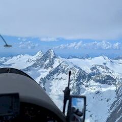 Flugwegposition um 14:27:04: Aufgenommen in der Nähe von Kals am Großglockner, 9981, Österreich in 3676 Meter