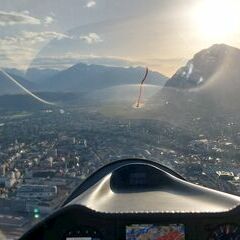 Flugwegposition um 17:08:15: Aufgenommen in der Nähe von Innsbruck, Österreich in 861 Meter