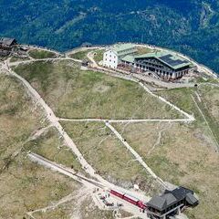 Verortung via Georeferenzierung der Kamera: Aufgenommen in der Nähe von St. Gilgen, Österreich in 2000 Meter