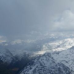 Flugwegposition um 15:30:59: Aufgenommen in der Nähe von Fügenberg, Österreich in 2668 Meter